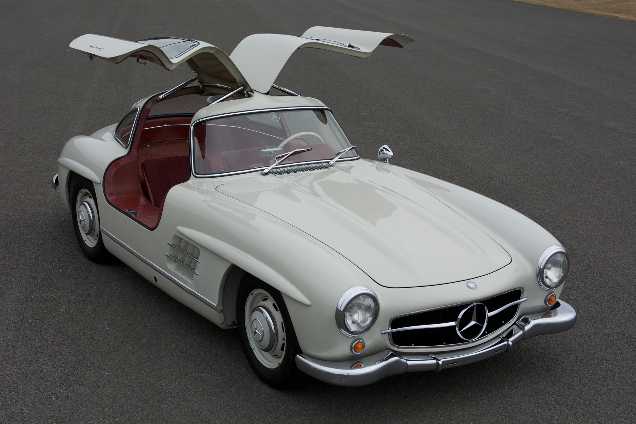 Axel Schuette SOLD 300 SL (5)