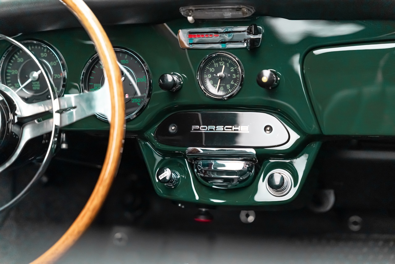 Porsche 356 Carrera 2 Cabrio - 19