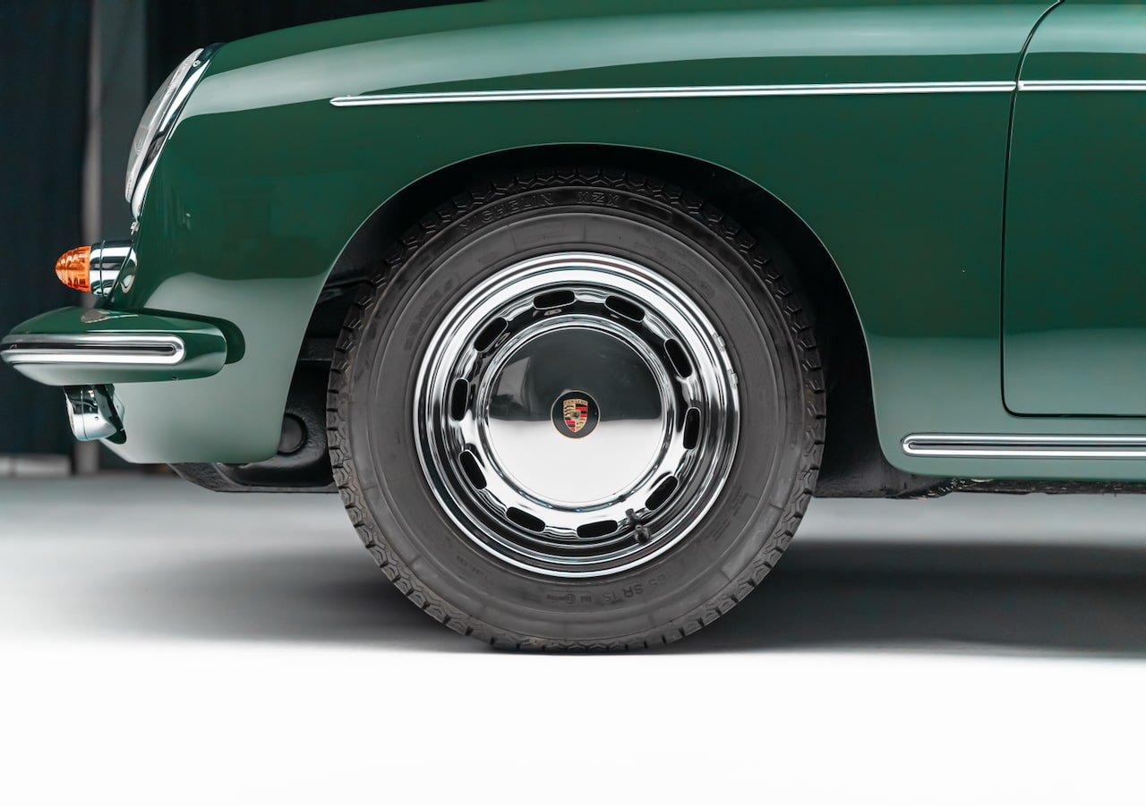 Porsche 356 Carrera 2 Cabrio - 24