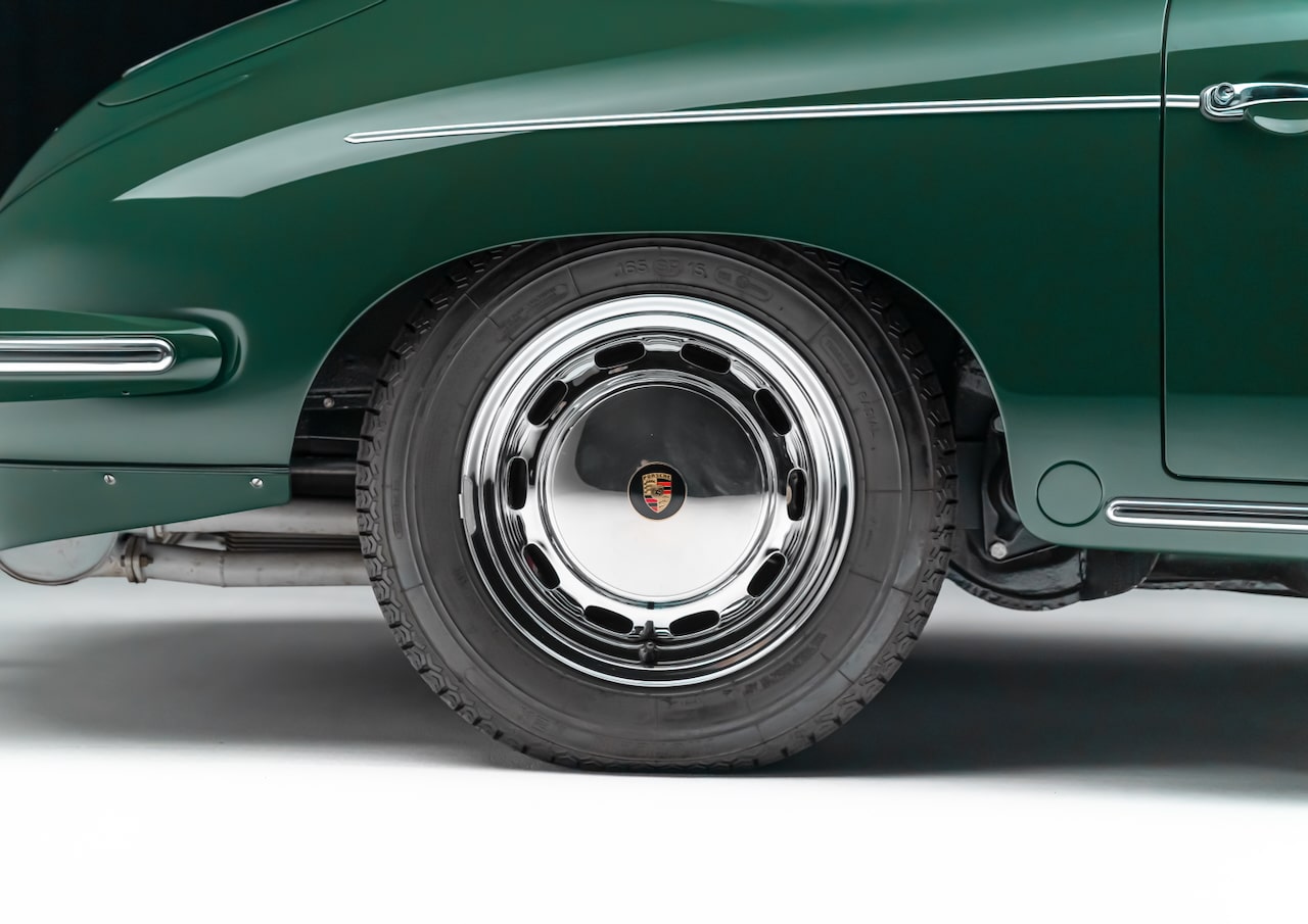 Porsche 356 Carrera 2 Cabrio - 25