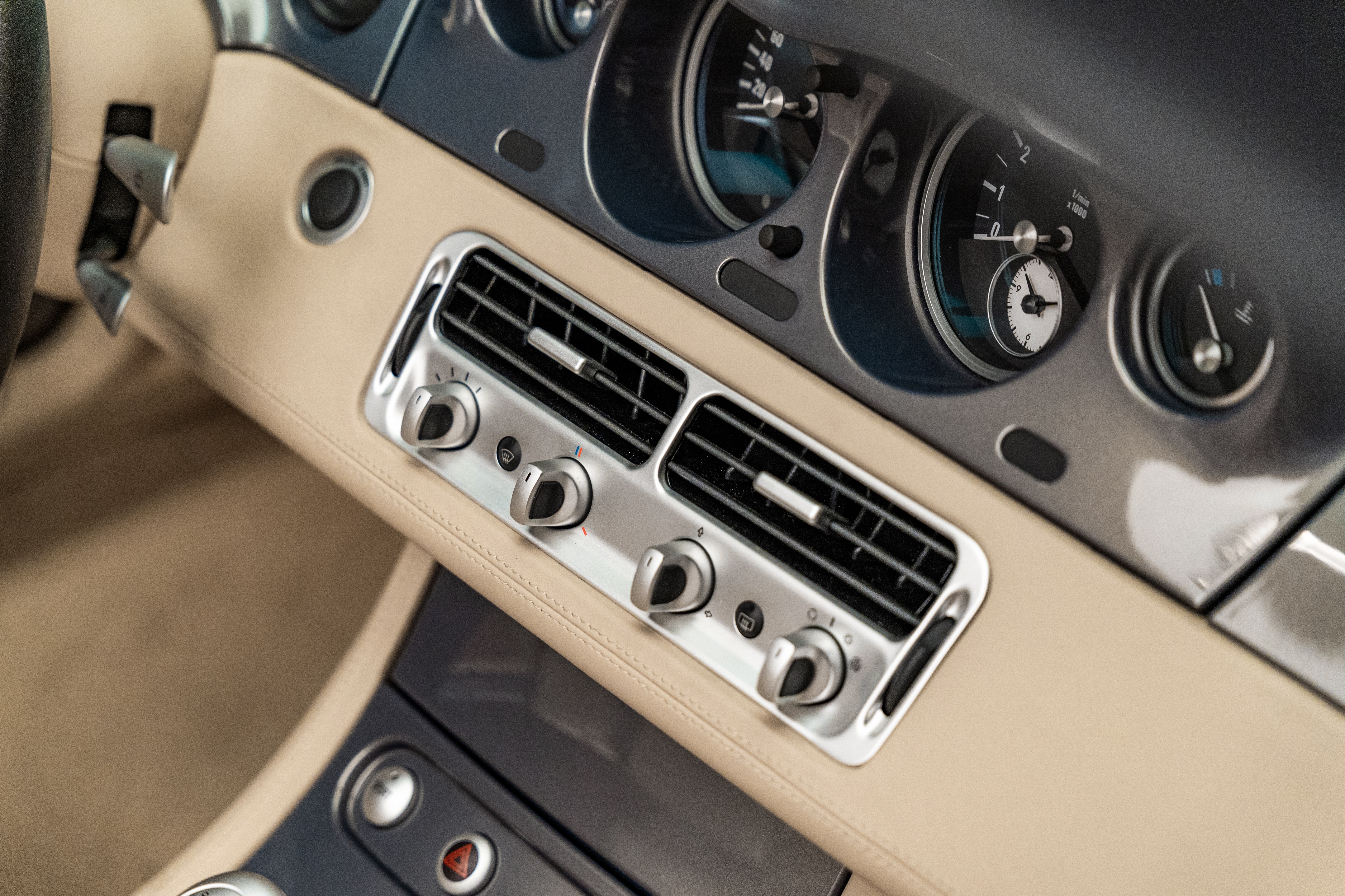 BMW Z8 stratusgrau - 23