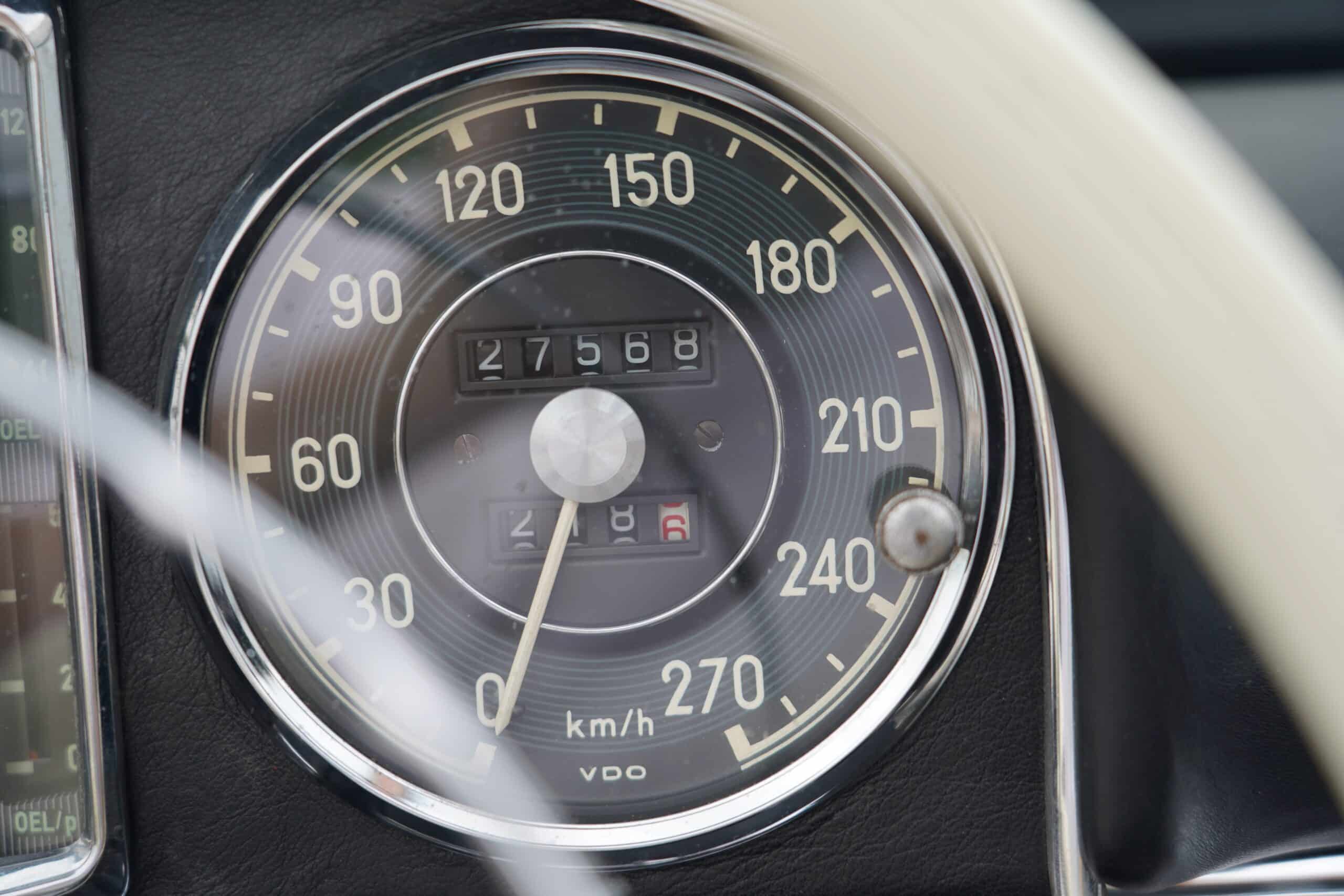 MB 300 SL Roadster - 11