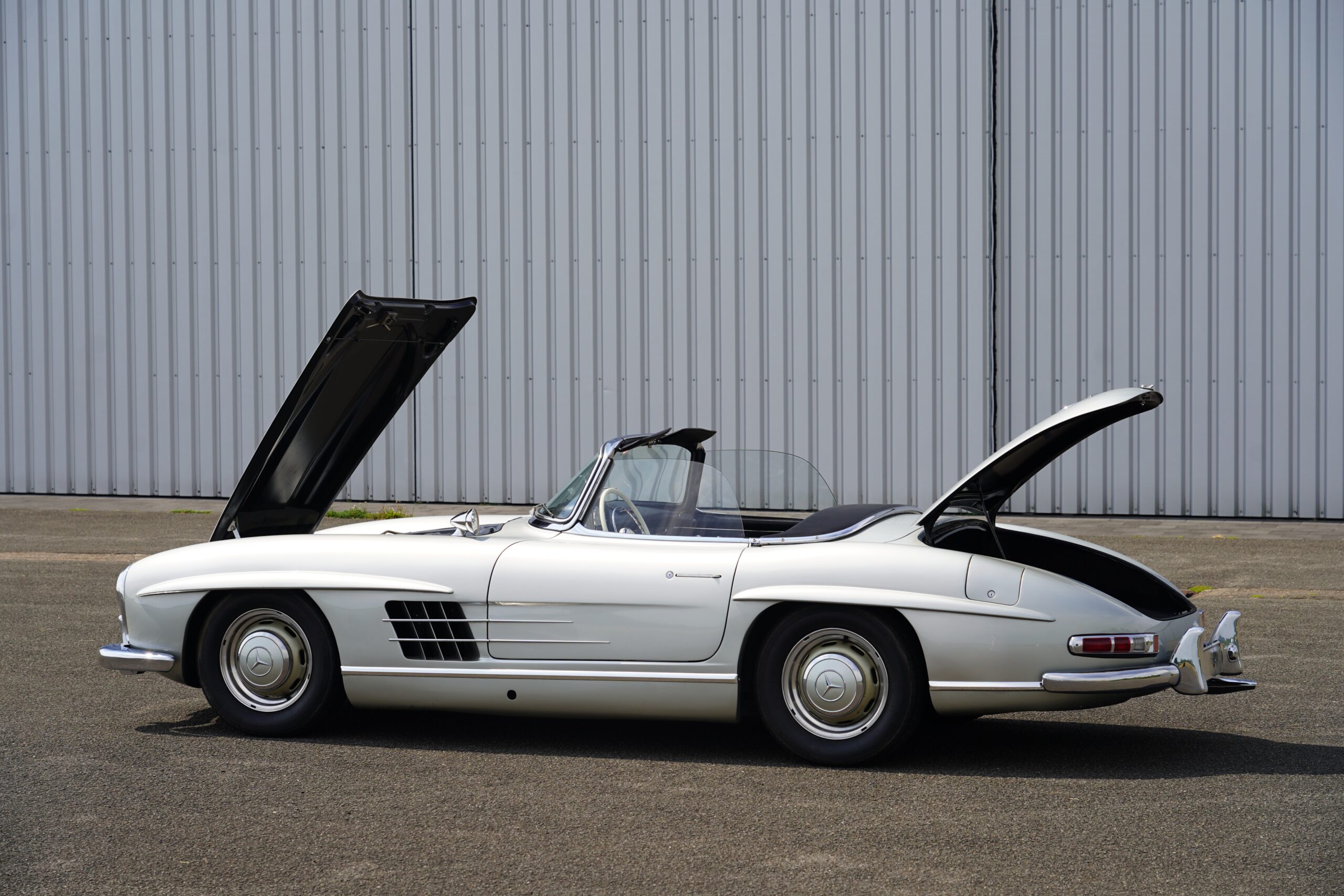 MB 300 SL Roadster - 13