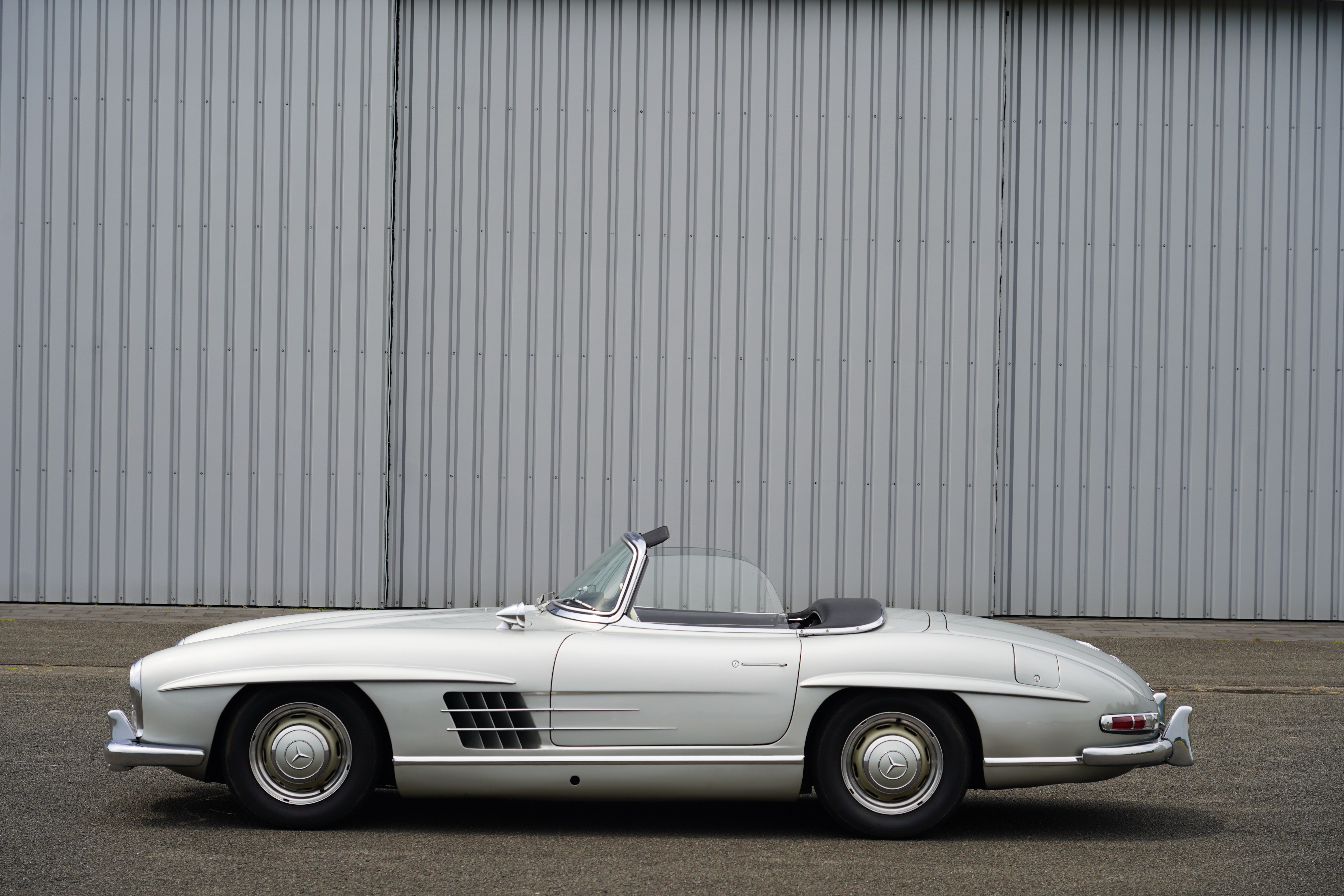 MB 300 SL Roadster - 2