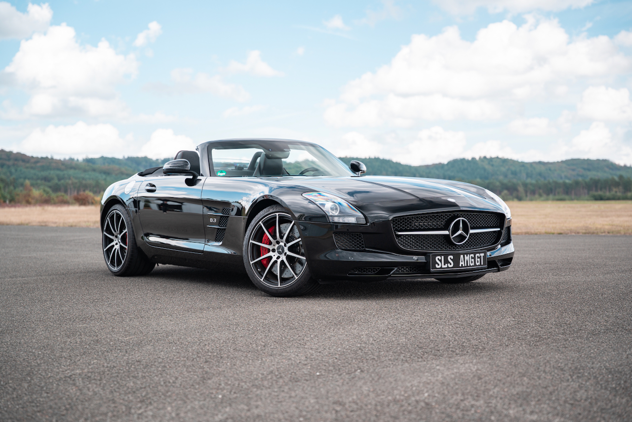 MB SLS AMG GT - 1