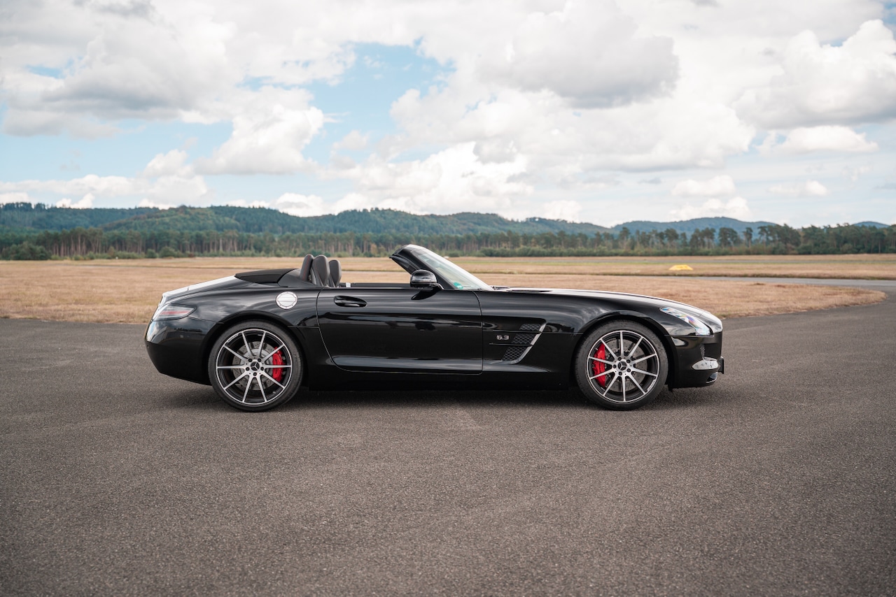 MB SLS AMG GT - 12