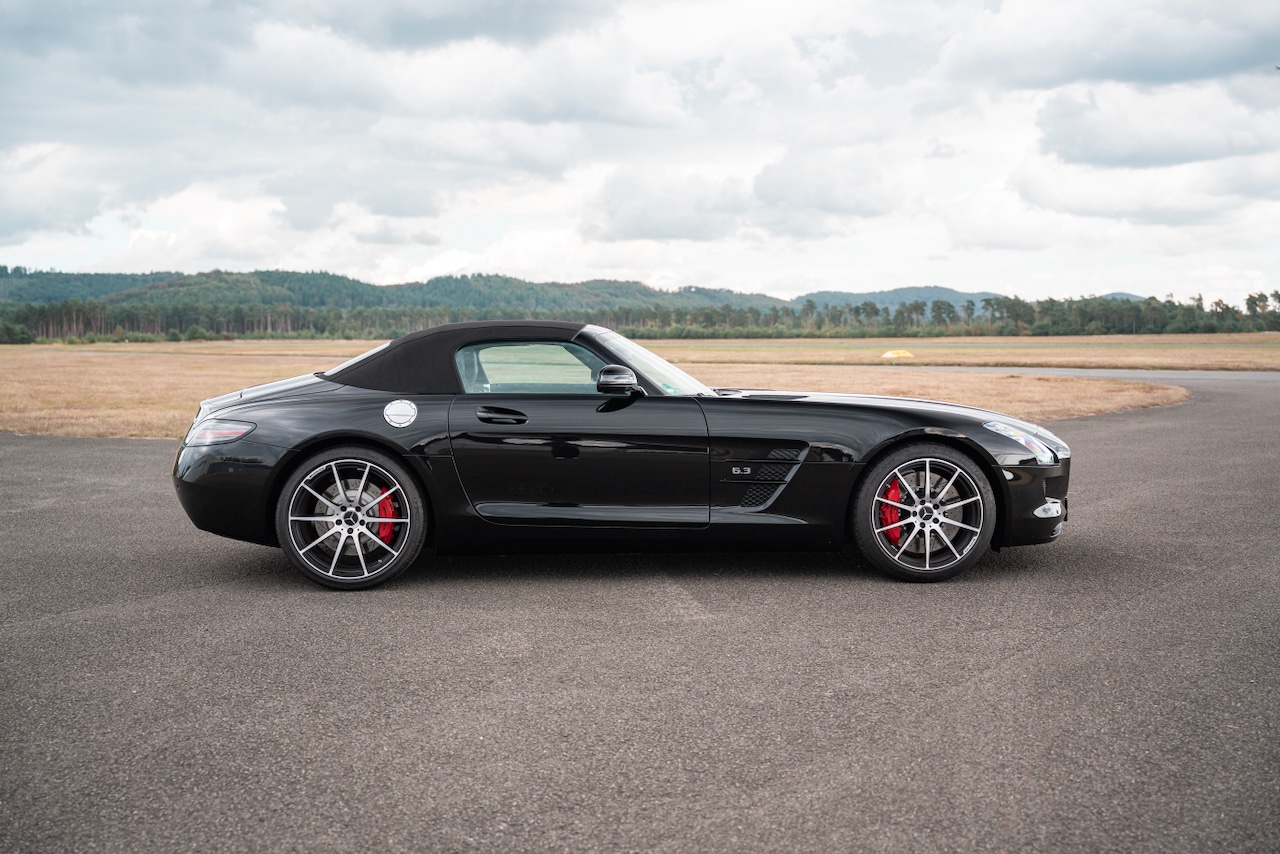 MB SLS AMG GT - 13