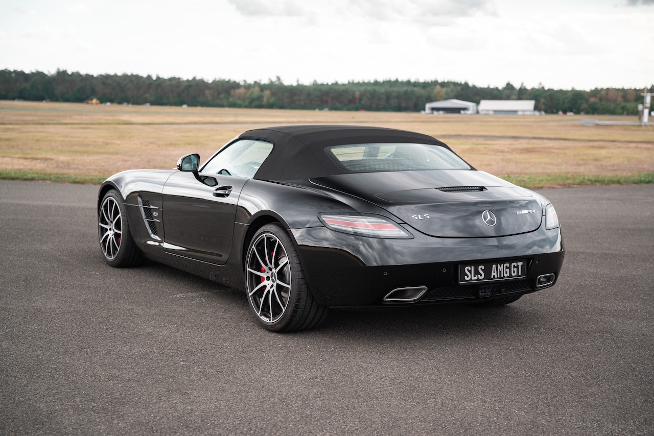 MB SLS AMG GT - 17