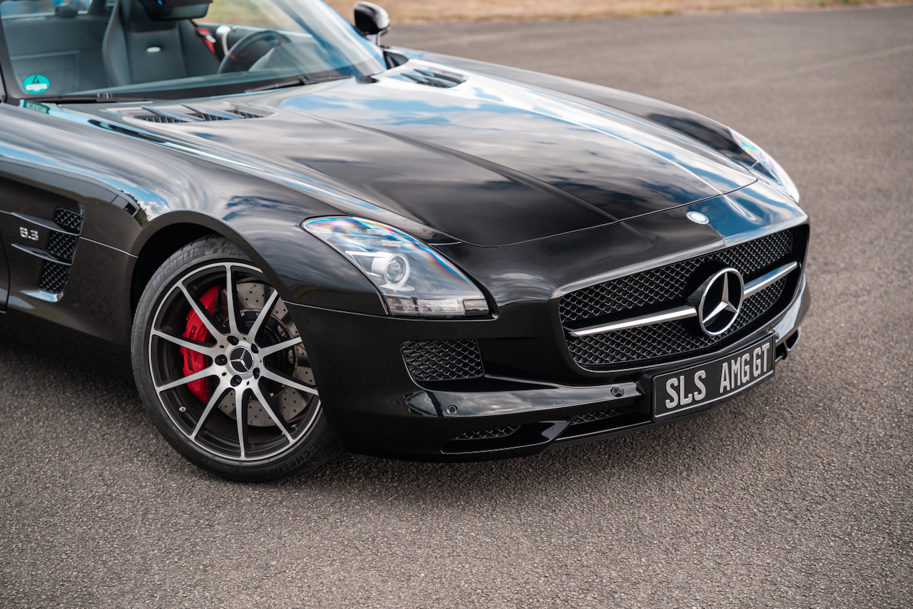 MB SLS AMG GT - 4